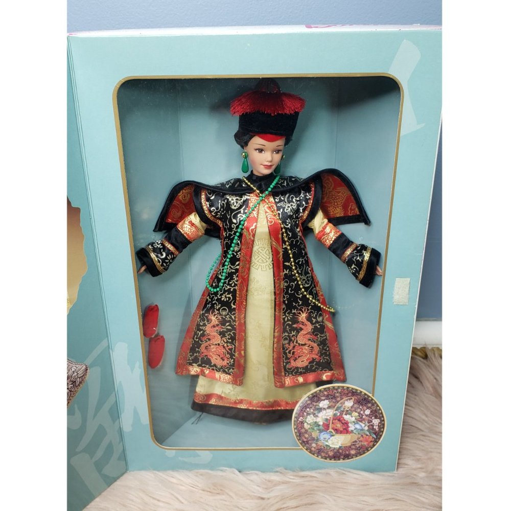 NIB 1996 VINTAGE BARBIE CHINESE EMPRESS "THE GREAT ERA'S SERIES" BY MATTEL